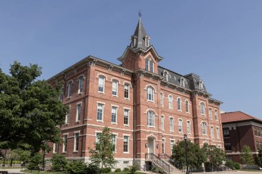 Batı Lafayette - Mayıs 2022: Purdue Üniversitesi kampüsündeki Üniversite Salonu. Üniversite Binası hala ayakta olan tek orijinal Purdue binası..
