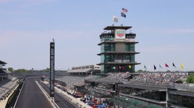 Indianapolis - Mayıs 2022: Indianapolis Motor Speedway 'de Indy 500 uygulama oturumları, IMS Pagoda dahil. 30 Saniye Şarjörü.