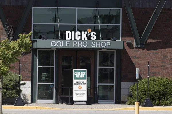 Indianapolis Circa June 2022 Dick Sporting Goods Retail Location Dick — Zdjęcie stockowe