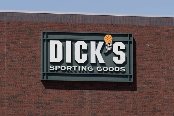 Indianapolis Circa June 2022 Dick Sporting Goods Retail Location Dick — Zdjęcie stockowe