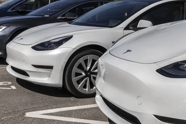 Indianapolis Circa Juni 2022 Elektrofahrzeuge Vom Typ Tesla Werden Ausgestellt — Stockfoto