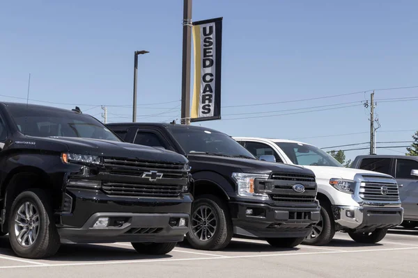 Indianapolis Cirka Juni 2022 Begagnade Pickup Lastbilar Hos Återförsäljare Med — Stockfoto