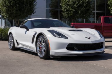 Avon - Temmuz 2022: Chevrolet Corvette C7 Z06 sergilenmektedir. Arz sorunlarıyla, Chevy talebi karşılamak için kontörlü araba alıp satıyor..