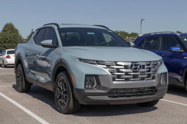 Avon - Temmuz 2022: Hyundai Santa Cruz sergisi. Hyundai, SE, SEL, SEL Premium ve Limited modellerinde Santa Cruz 'u sunar..