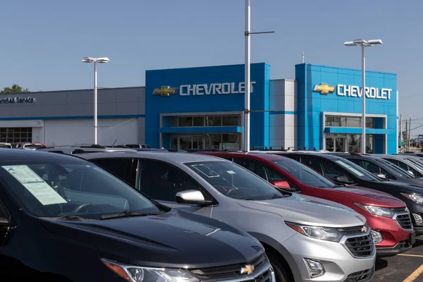 Cincinnati Circa July 2022 Used Car Display Chevrolet Dealership Supply — Foto de Stock