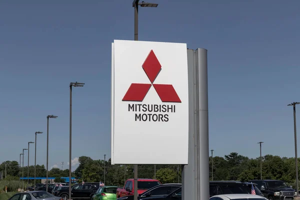 Merrillville Circa July 2022 Mitsubishi Car Suv Dealership Mitsubishi Manufactures — Foto Stock
