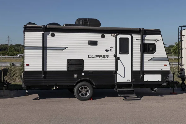Indianapolis Circa July 2022 Clipper Coachmen Fifth Wheel Travel Trailer — Stok Foto