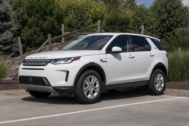 Indianapolis - Circa August 2022: Land Rover Discovery display at a dealership. Land Rover offers the Discovery in P300 and P360 models.