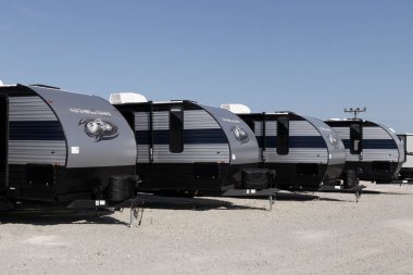 Bunker Hill - Circa August 2022: Cherokee Travel Trailer Fifth Wheel display. Cherokee RV is a division of Forest River.