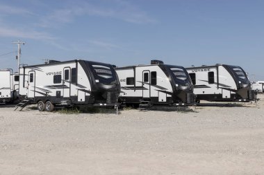 Bunker Hill - Circa August 2022: Winnebago Voyager fifth wheel travel trailer. Winnebago is a manufacturer of RV and motorhome vacation vehicles.
