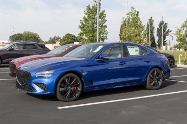 Noblesville - Eylül 2022: Genesis Hyundai G70 Lüks Spor Sedan bir galeride sergileniyor. Genesis G70, 252 hp turbo şarjlı 2.0 litrelik motora sahiptir..