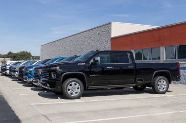 Indianapolis - Ekim 2022: Chevrolet Silverado 2500HD ekran. Chevy, Çalışma, Özel, LT, LTZ ve Yüksek Ülke modellerinde 2500HD sunuyor.