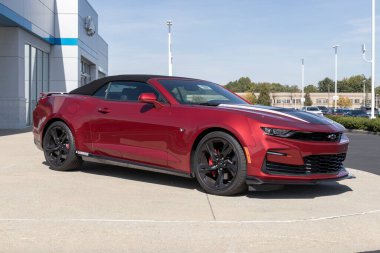 Indianapolis - Ekim 2022: Chevrolet Camaro Indianapolis 500 Resmi Araç. Chevy, Indy 500 için hız arabası ve resmi araçları sağlıyor..