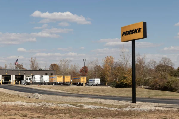 Dayton Circa Octubre 2022 Penske Truck Leasing Location Penske Alquila — Foto de Stock