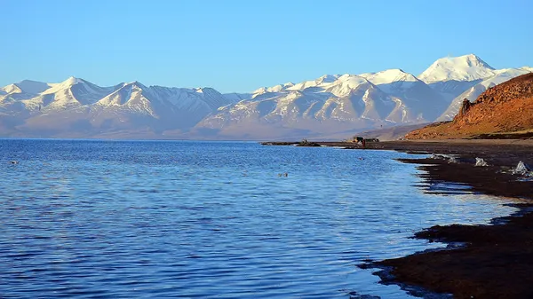 Le Tibet. Lac Mansarovar. Tôt le matin . — Photo