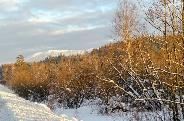 Inverno nas montanhas dos Urais — Fotografia de Stock