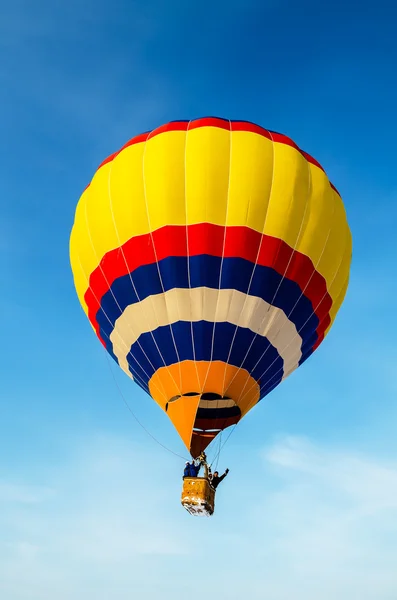 Globo en el cielo — Foto de Stock