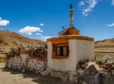 garuda Vadisi, tibet Özerk Bölgesi, Çin khyunglung mağaraları.
