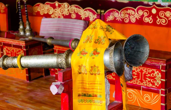 Musical instruments in a Buddhist temple. — Stock Photo, Image