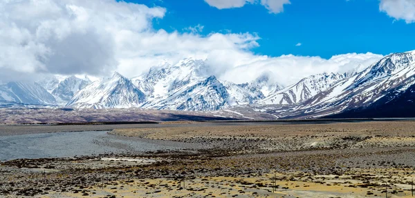 Himalaya mountain landscape. The Tibetan Plateau — Stock Photo, Image