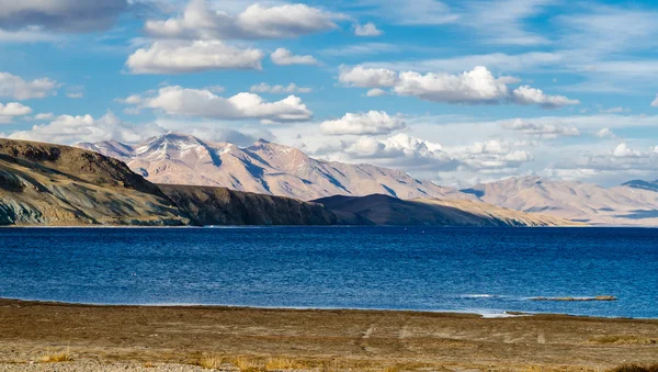 Panorama of Lake Manasarovar. Tibet — Stock Photo, Image