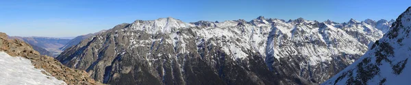 Panorama van de winterbergen — Stockfoto