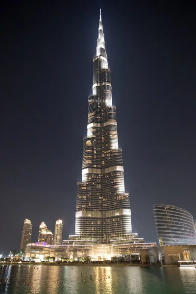 DUBAI, EMIRATOS ÁRABES UNIDOS - 20 DE ENERO: Tower Burj Khalifa —  Fotos de Stock