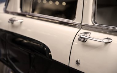 Klasik eski model araba