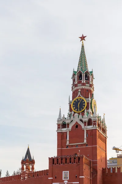 Torre Spasskaya sulla Piazza Rossa a Mosca, Russia — Foto Stock