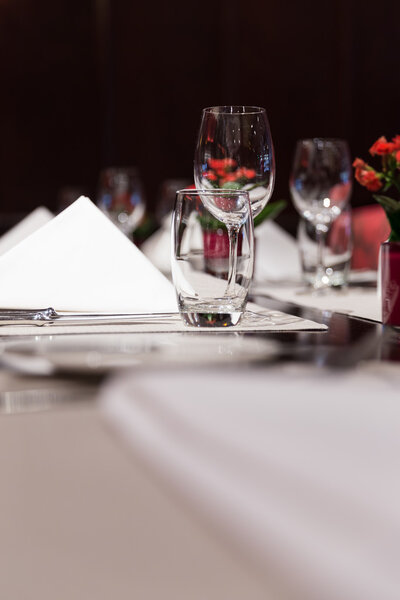 Fine table setting 
