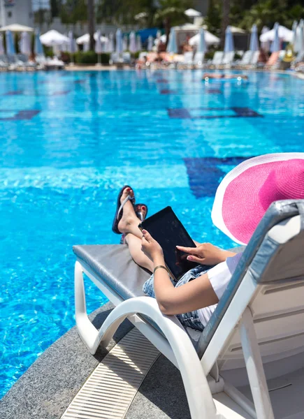 Woman on sunbed — Stock Photo, Image