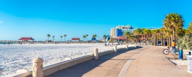Clearwater Plajı, Florida, ABD - 17 Eylül 2019: Florida 'da güzel beyaz kumları olan Clearwater Plajı