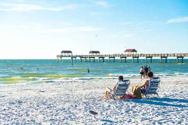 Clearwater beach, Florida, Verenigde Staten - 17 september 2019: Clearwater beach met prachtig wit zand in Florida USA — Stockfoto