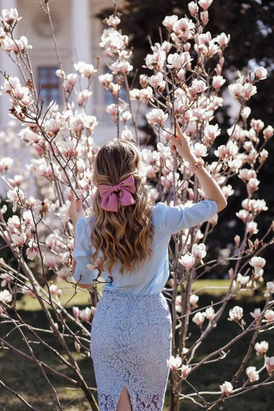 Moda Foto Livre Mulher Bonita Com Cabelo Encaracolado Loiro Vestido — Fotografia de Stock