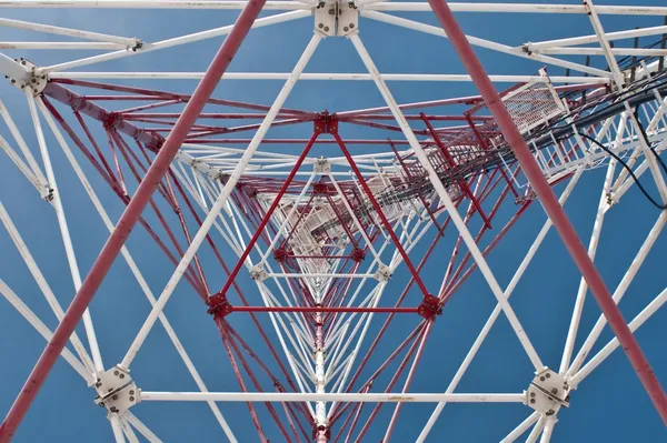 Torre de la antena —  Fotos de Stock