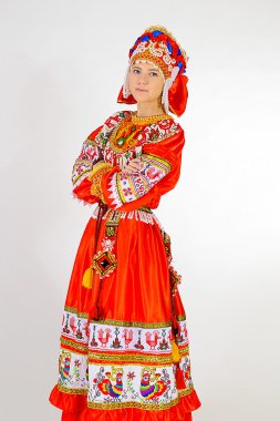 Kız ulusal kostüm