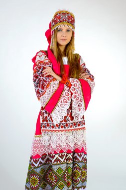 Kız ulusal kostüm