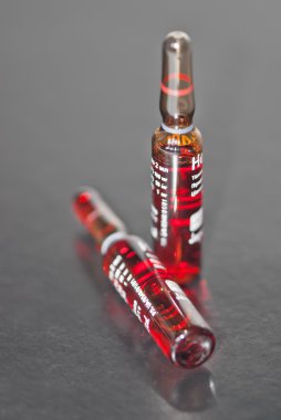 iki kırmızı ampul