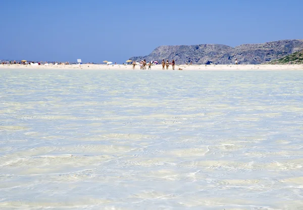 Transparent shallow water of Balos Lagoon — Stock Photo, Image