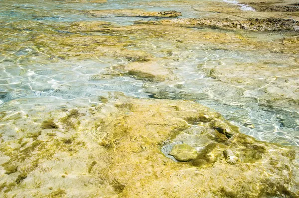 Grunt vatten i balos lagunen, Grekland — Stockfoto