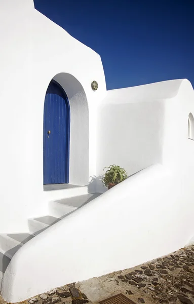 Typická budova v Firostefani, Santorini, Řecko — Stock fotografie
