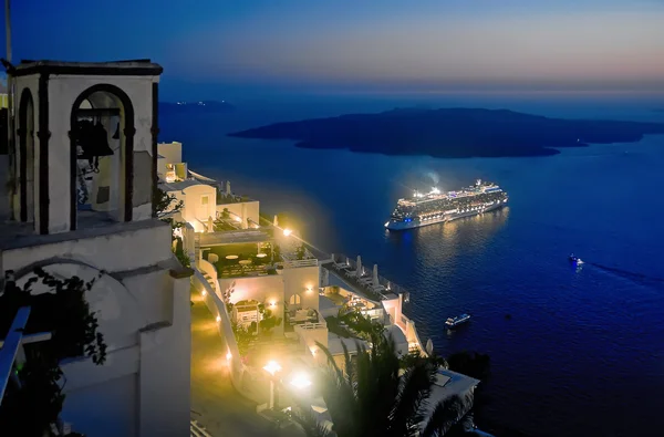 Noite sobre caldeira de Fira, Santorini — Fotografia de Stock