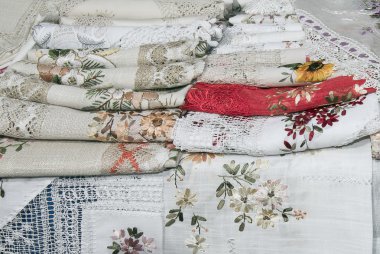 masa örtüsü stand