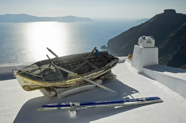 Boat on a roof — Stock Photo, Image