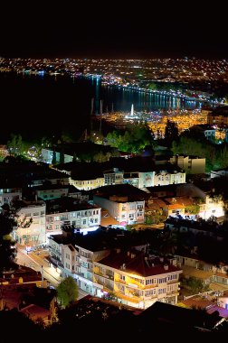 fethiye, Türkiye'nin dikey Panoraması gece