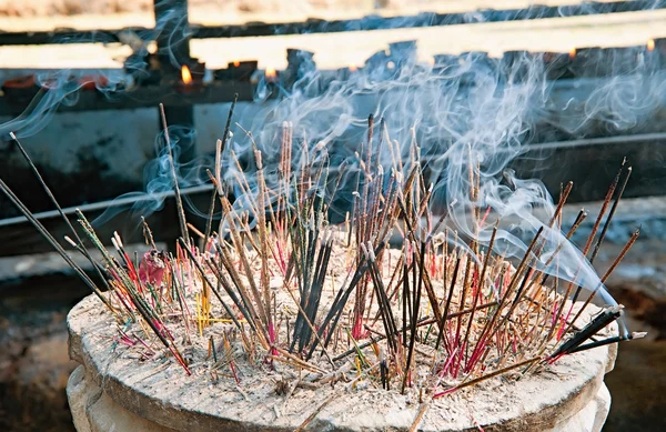 Incenso bruciante — Foto Stock