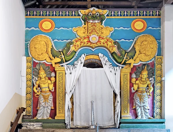 Temple of the Tooth (Sri Dalada Maligawa) fragment in Kandy, Sri Lanka — Stock Photo, Image