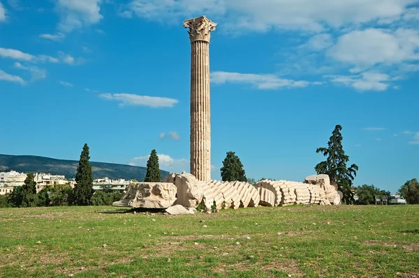 アテネ、ギリシャのオリンピア ゼウス神殿 — ストック写真