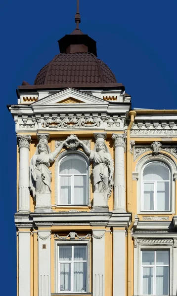 Esculturas Fachada Del Antiguo Edificio Kiev Ucrania — Foto de Stock