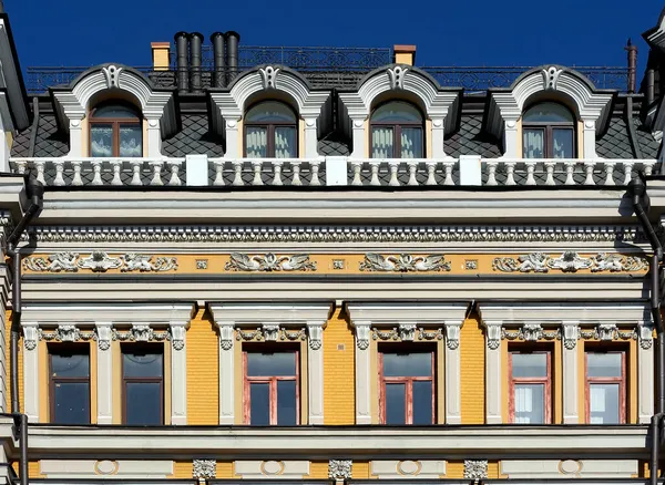 Παλιό Κομμάτι Πρόσοψης Κτιρίου Στο Κίεβο Της Ουκρανίας — Φωτογραφία Αρχείου